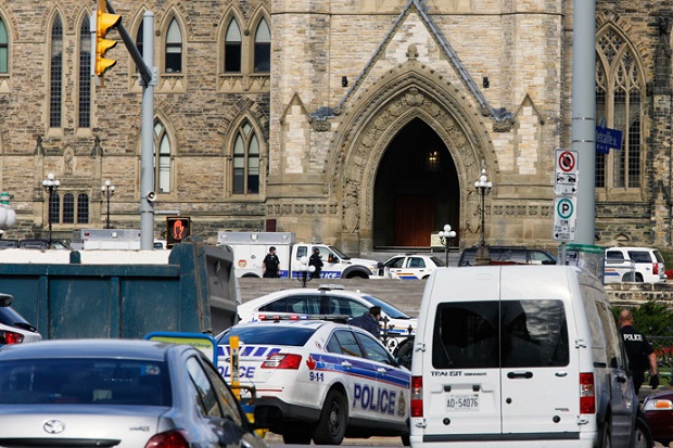 Habisi Penyerang Gedung DPR Kanada, Polisi Ini Dicap Pahlawan