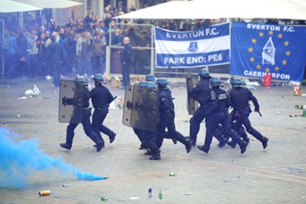 Dua Fans Everton Jadi Korban Serangan di Lille