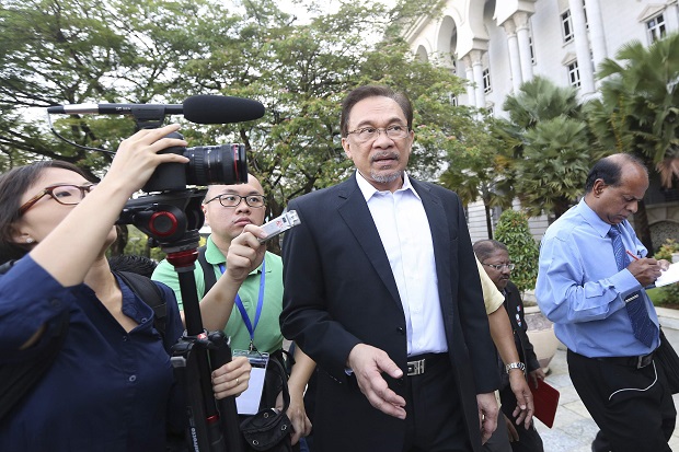 Usaha Terakhir Anwar Ibrahim Lepas Dari Hukuman