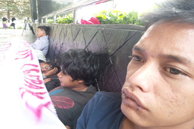 Jahit Mulut, 5 Mahasiswa Riau Siap Jadi Mayat di KPK