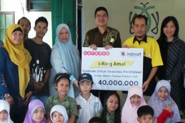 Indosat Serahkan Donasi Pelanggan untuk Biaya Pendidikan