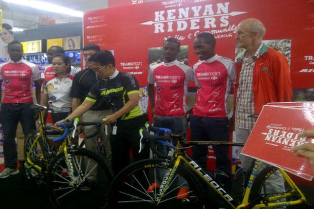 Pembalap Sepeda Kenya Bagi Ilmu di Indonesia