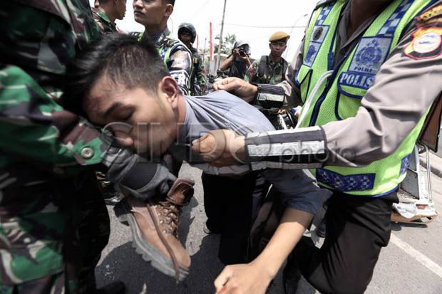 Polrestabes Makassar Bebaskan 16 Demonstran