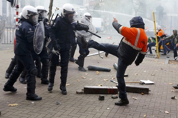 Tolak Reformasi Ekonomi, Bentrok Hebat Pecah di Belgia