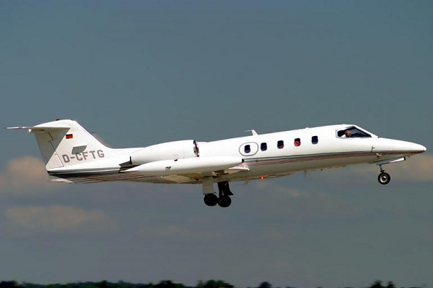 Jet Maut Jatuh di Bandara Bahama, 9 Tewas