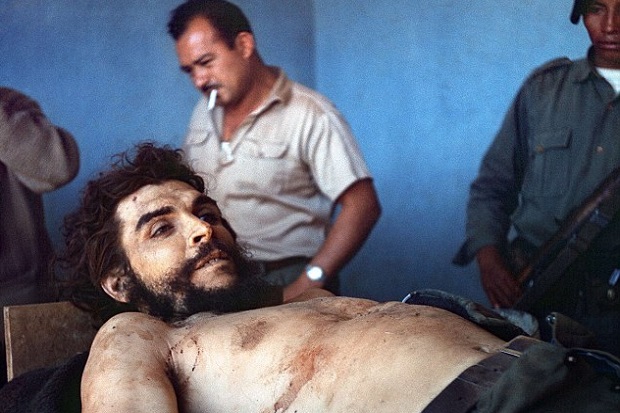 Setelah 47 Tahun, Ini Foto Langka Guevara Meregang Nyawa