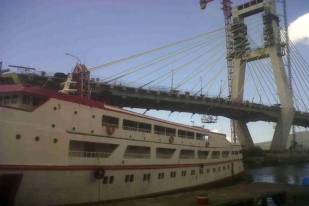 Gempa Manado, Jembatan Soekarno Bergetar Kencang