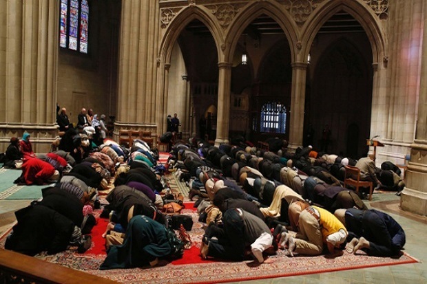 Umat Muslim AS Salat Jumat di Katedral Washington