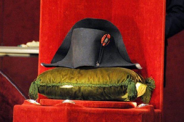 Topi Langka Napoleon Terjual Rp29 Miliar