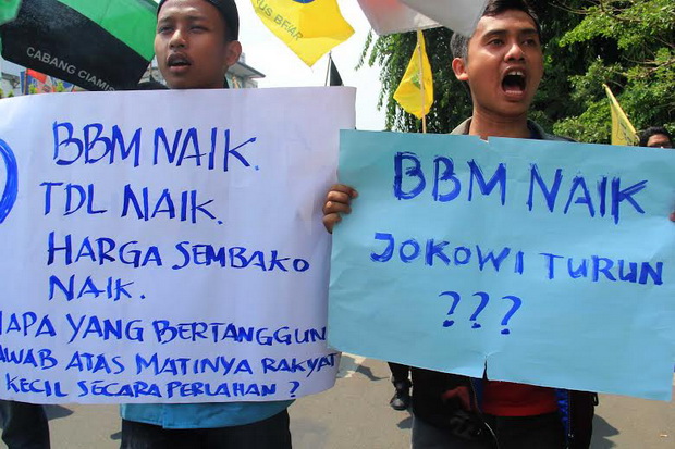 Mahasiswa UMM Serang SPBU dan Anggota TNI/Polri