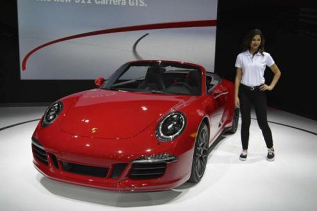 Porsche Pamerkan 911 GTS dan Cayenne GTS