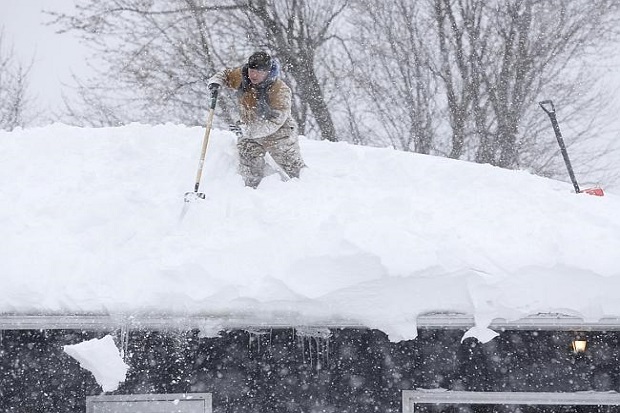 Salju 1,8 Meter Kubur New York, Sudah 10 Orang Tewas