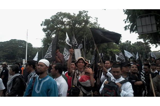 HTI di Kota Makassar Long March Tolak Kenaikan BBM