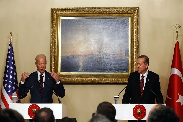 Sambangi Turki, Biden Bahas Pergantian Rezim di Suriah