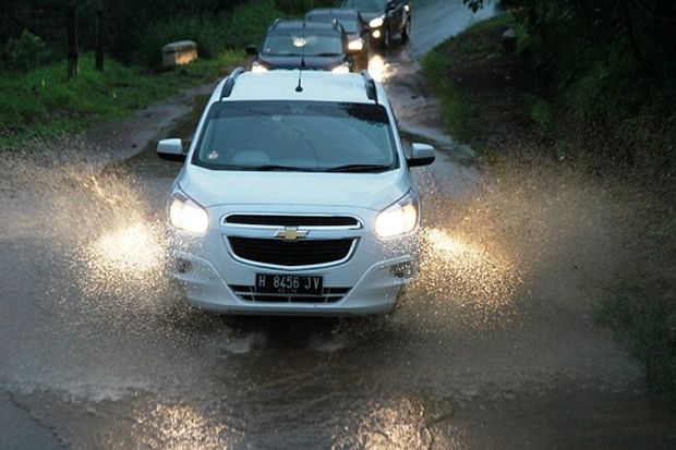 Tips Berkendara Aman di Musim Hujan dari Chevrolet
