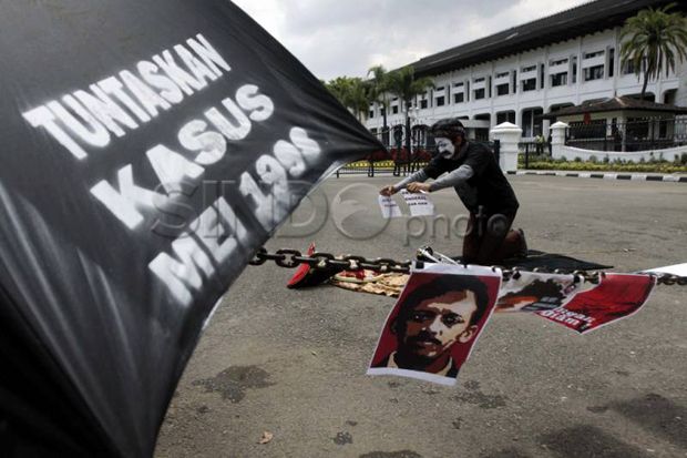 Pollycarpus Bebas, Bukti Jokowi Enggan Usut Kasus HAM