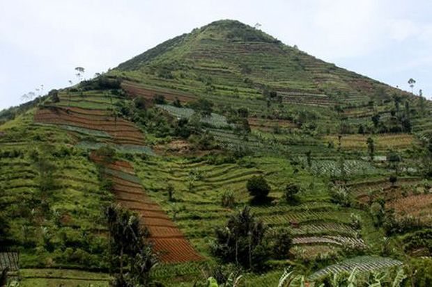 Pakar & Masyarakat Bahas Situs Gunung Padang