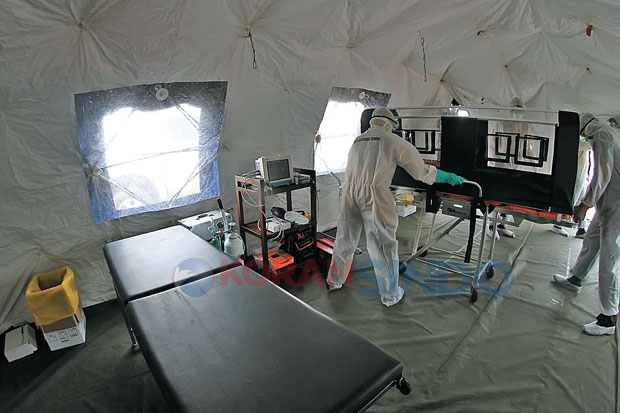 Pasien Ebola Dirawat di Tenda Khusus