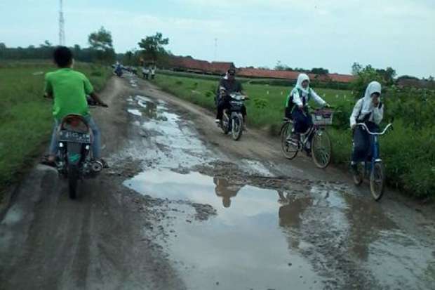 Musim Hujan, Pemprov Banten Tak Menyiapkan Anggaran Perbaikan Jalan