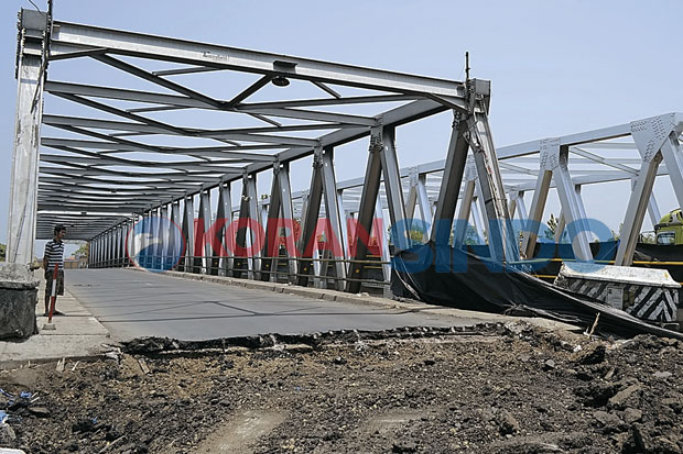 Jembatan Comal Dibuka Total
