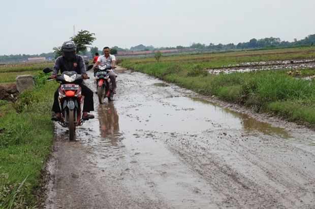 Jalan Penghubung Empat Desa di Kendal Rusak Parah