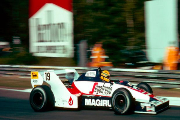Mobil Ayrton Senna Dilelang