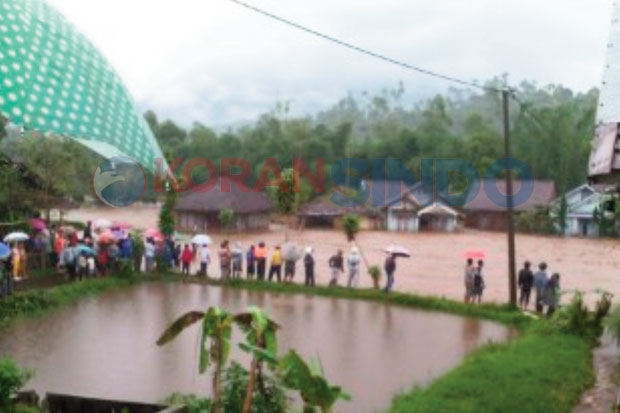 Banjir Bandang Rendam Cikajang