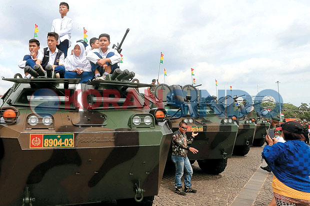 Mendekatkan TNI AD dan Rakyat