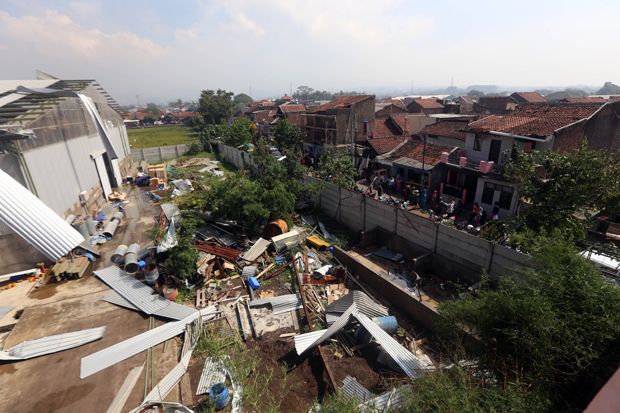 1.911 Rumah di Bandung Jadi Korban Puting Beliung