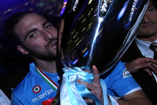 Higuain Senang Raih Piala Super Italia