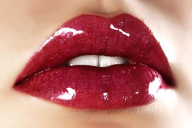 Tips Memilih Lipstik untuk Bibir Gelap