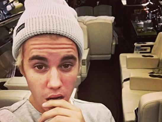 Natal, Justin Bieber Dapat Pesawat Pribadi