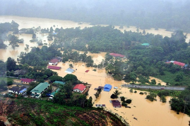 Banjir Besar Tewaskan 5 Orang, PM Malaysia Asyik Main Golf