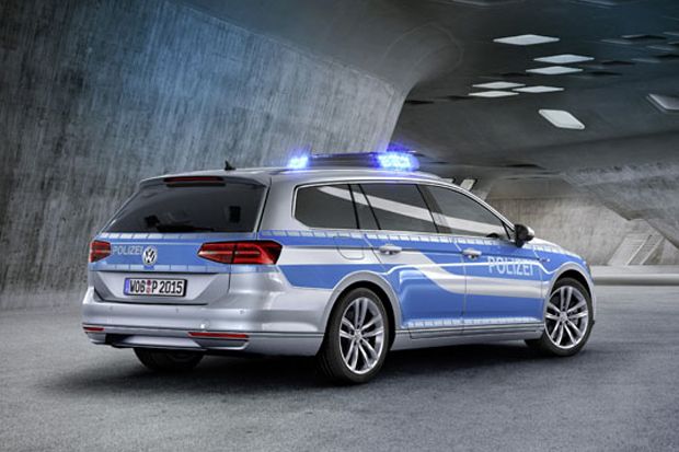 Volkswagen Passat GTE Hibrid Mobil Polisi Jerman