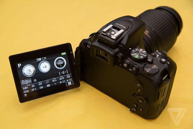 Nikon Kenalkan D5500 DSLR dengan Layar Sentuh