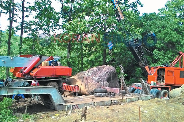 Batu Semar Jadi Prasasti Alun-alun Kota Bojonegoro