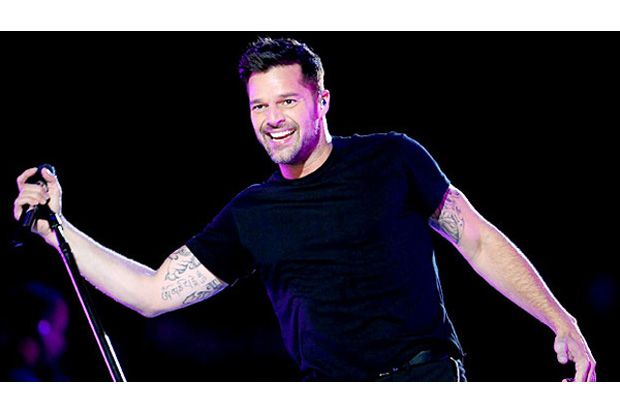 Diisukan Meninggal, Ricky Martin Unggah Foto