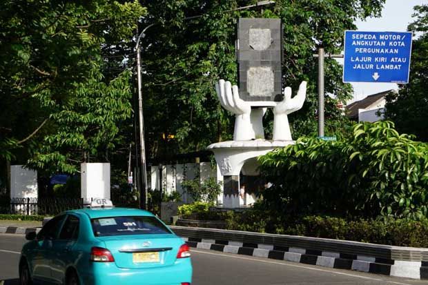 Plakat Adipura Kota Bandung Hilang Dicuri