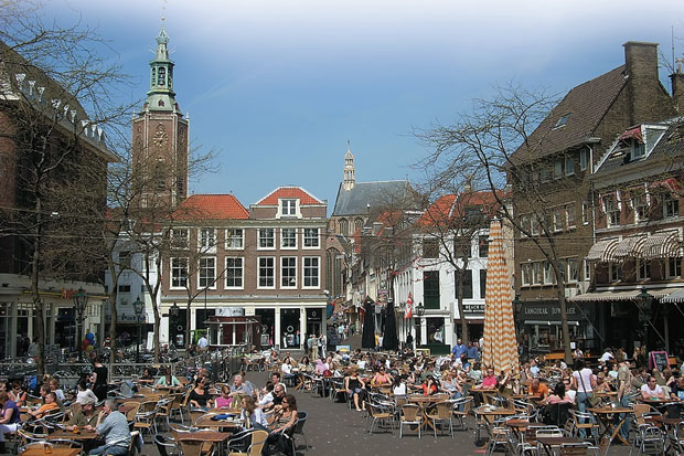 Jalan dan Jajan di Haagse Markt