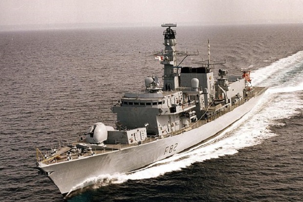 Buru Kapal Selam Rusia, Inggris Minta Bantuan AS