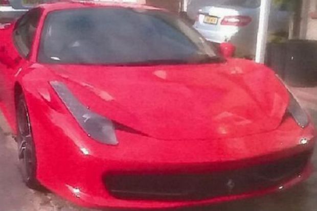 Bawa Ferrari 458, Polisi di Inggris Ditangkap