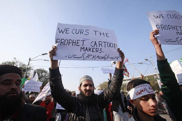 Protes Charlie Hebdo, Kedutaan Prancis di Pakistan Diserbu