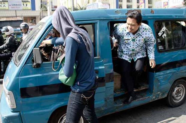Tarif Angkot Depok Gagal Turun Terganjal Walikota