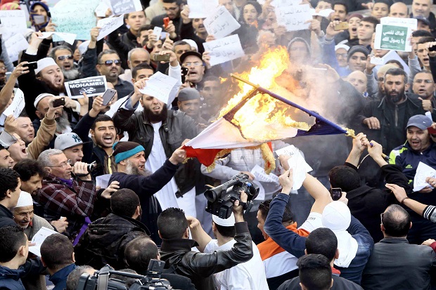 Bela Nabi, Demo Anti-Charlie Hebdo di Aljazair Rusuh