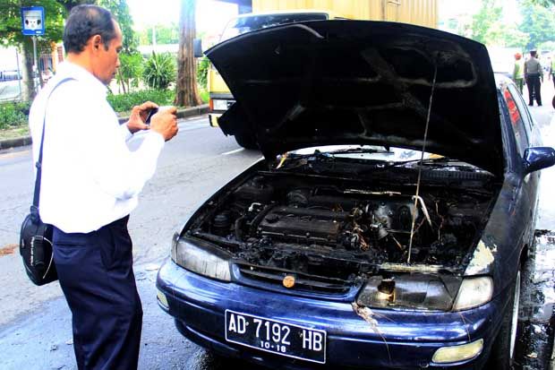 Selang Bensin Bocor, Mobil Suharto Terbakar