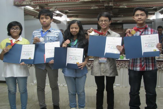 Lima Siswa SMP Semarang Sabet Prestasi di Korea