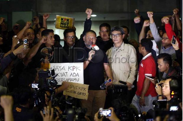 Sambangi KPK, Advokat Beri Dukungan ke Bambang