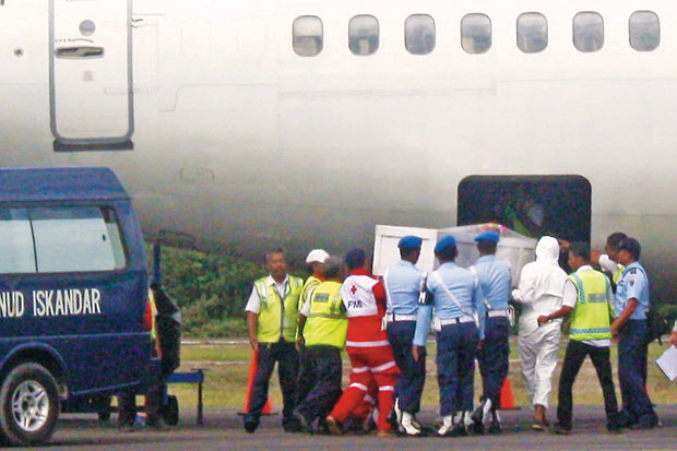 Operasi Evakuasi AirAsia Dihentikan