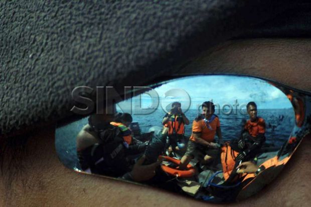 TNI Tarik Penyelam dan KRI dari Lokasi Evakuasi AirAsia