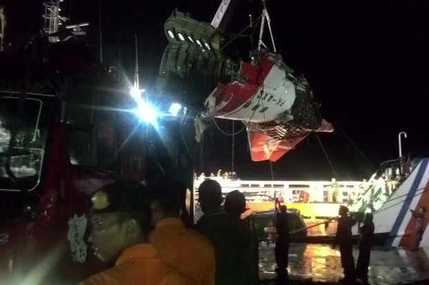 Cari Korban AirAsia QZ8501, Basarnas Sisir Perairan Majene